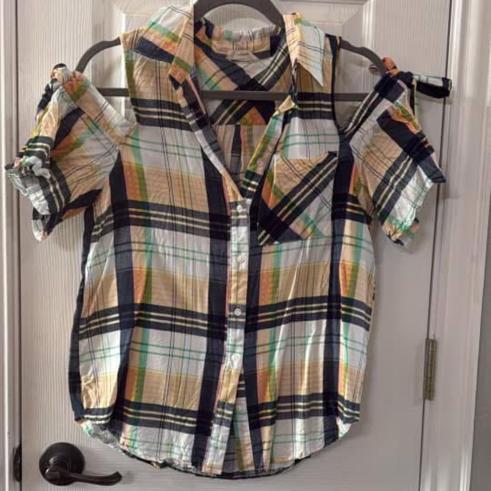 Spring plaid cold shoulder